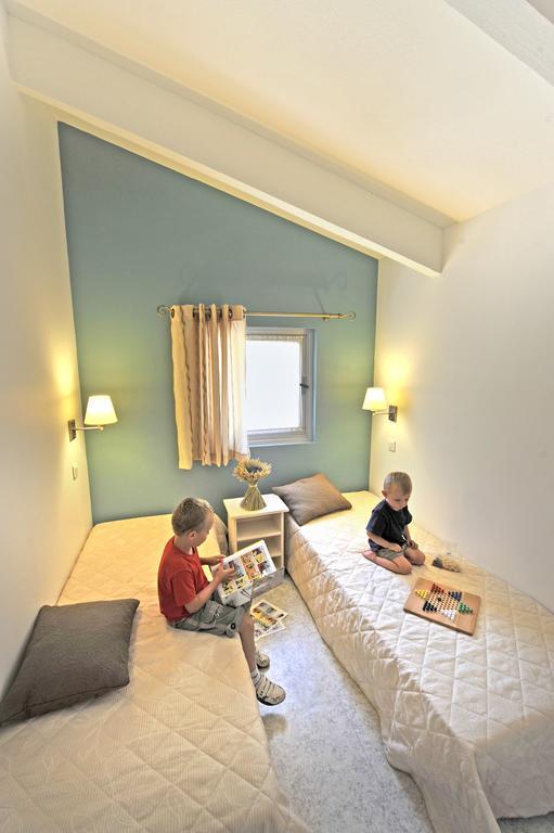Vvf Drome Provence Hotell Montbrun-les-Bains Exteriör bild