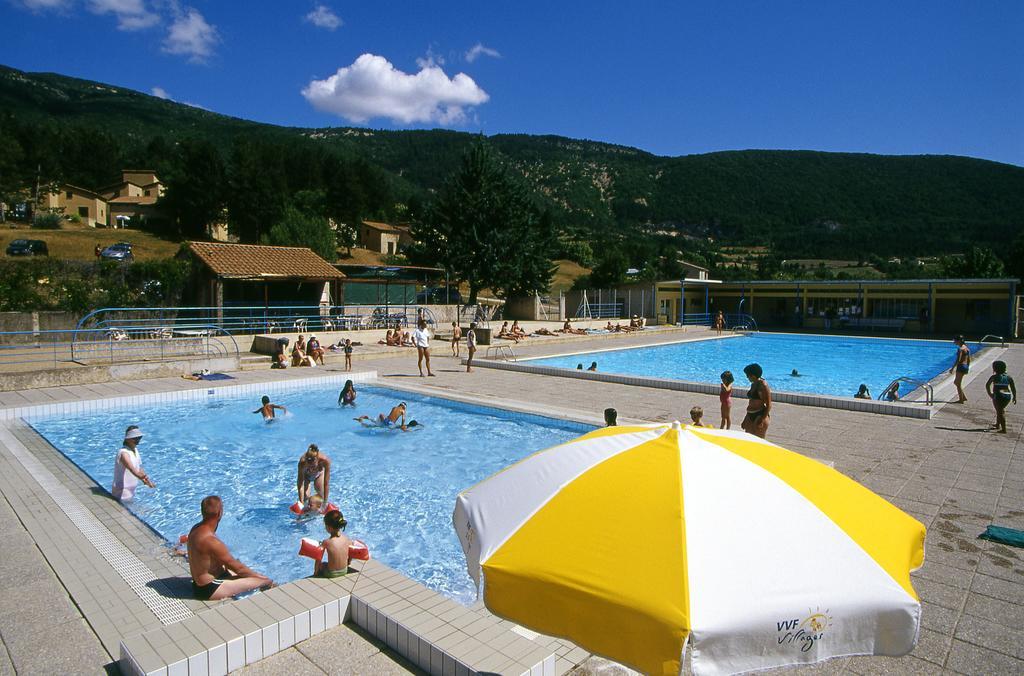 Vvf Drome Provence Hotell Montbrun-les-Bains Exteriör bild