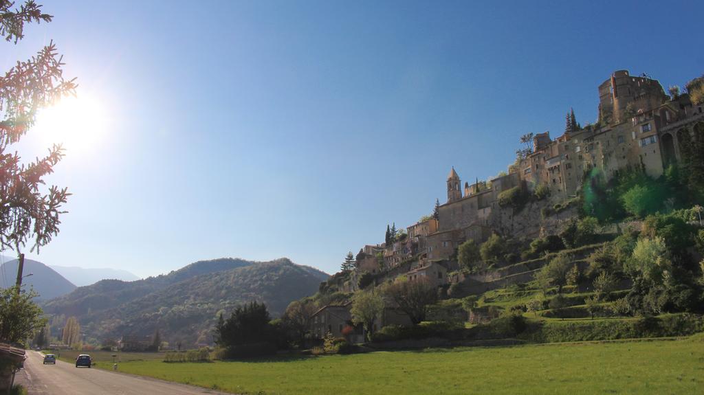 Vvf Drome Provence Hotell Montbrun-les-Bains Exteriör bild