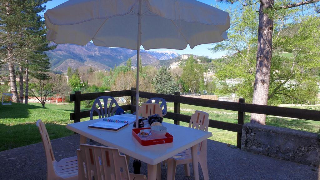 Vvf Drome Provence Hotell Montbrun-les-Bains Exteriör bild