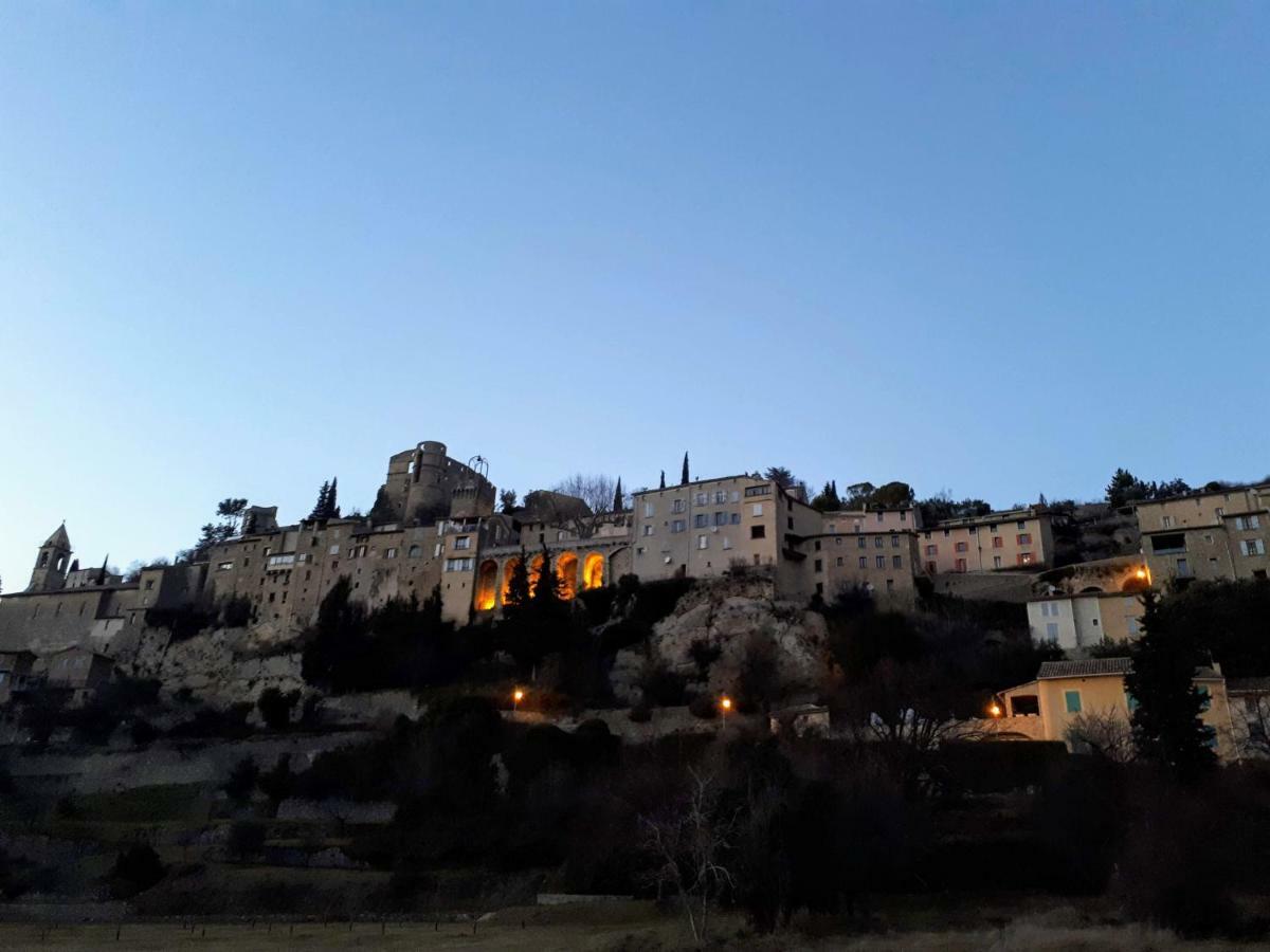 Vvf Drome Provence Hotell Montbrun-les-Bains Exteriör bild